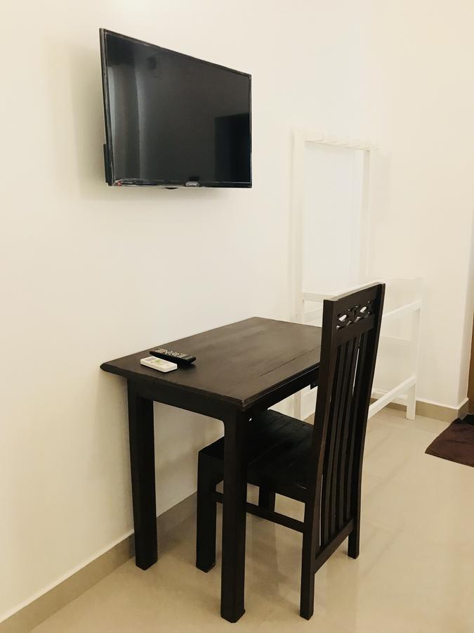 Royal White Tourist Rest Hotel Анурадхапура Екстериор снимка